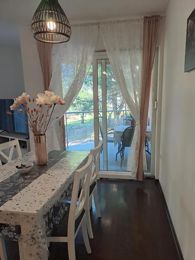 Apart Centar Umag Edda Joakima Rakovca 7 E 52470-Umag